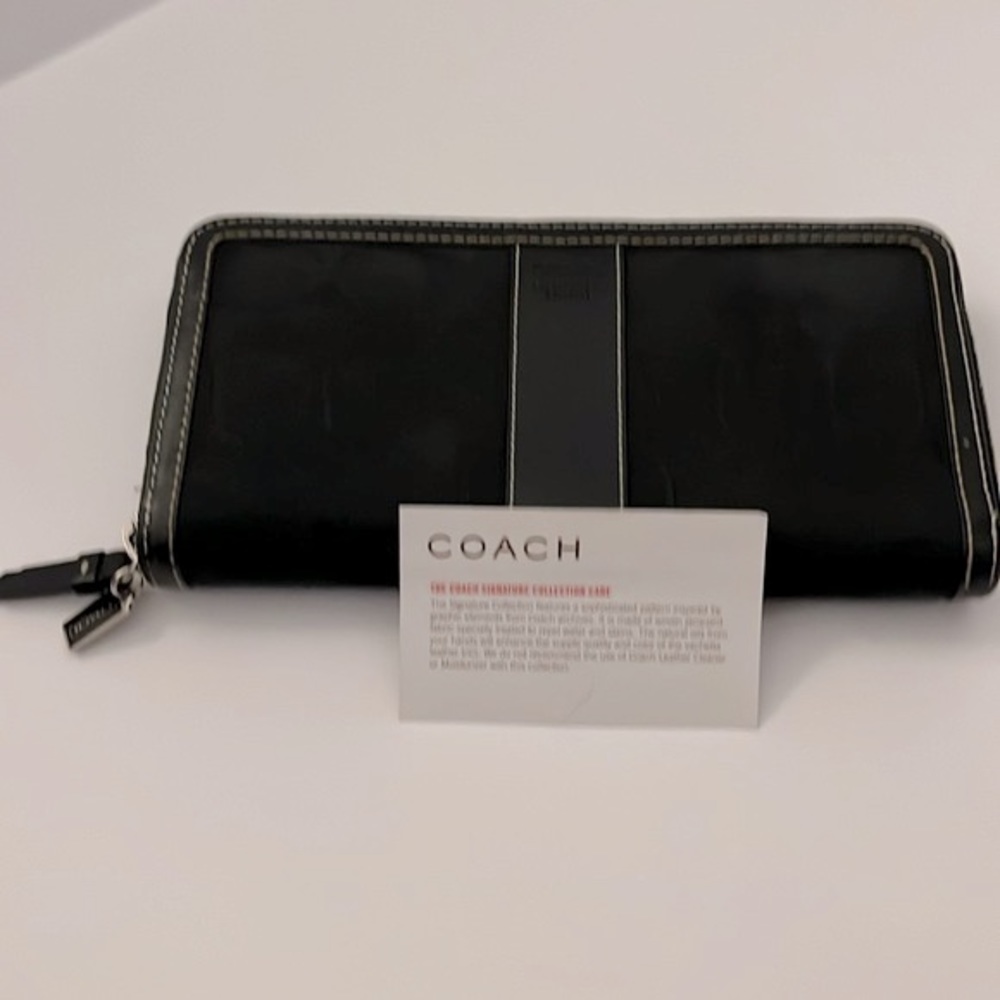 COACH ZIP ACCORDION WALLET